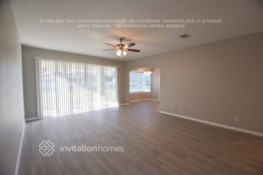 Building Photo - 2529 Pan American Blvd