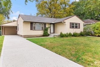 Building Photo - 4514 Errington Rd