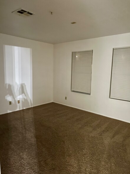 Building Photo - 2008 Mesquite Ln