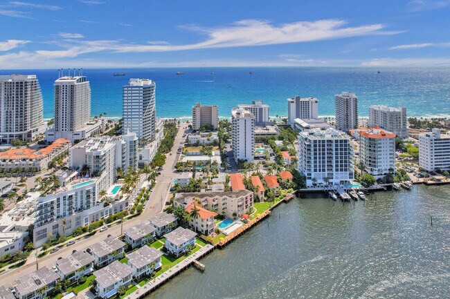 Building Photo - 2908 Bayshore Dr