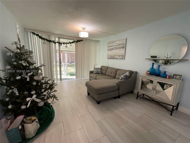 Building Photo - 820 NW 87th Ave