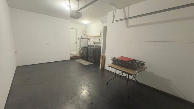 Building Photo - 1336 Olney Ave