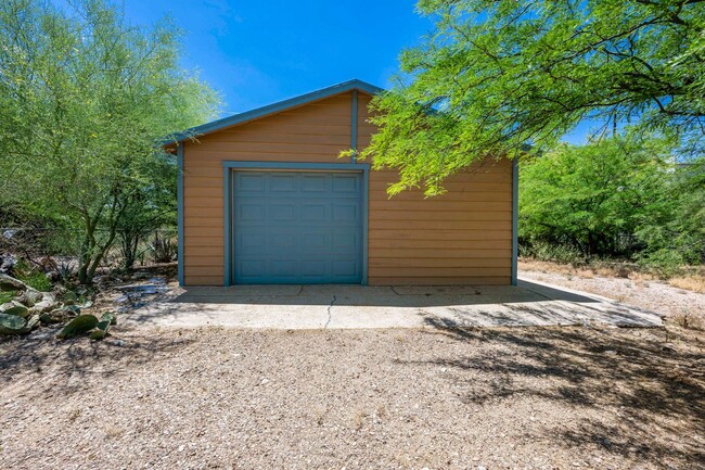 Building Photo - Charming historic home in central Tucson