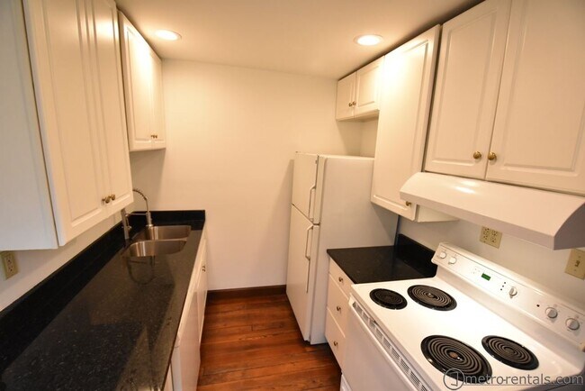 Kitchen - 37 E Russell St