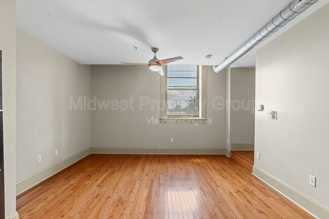Building Photo - 4244 Chouteau Ave