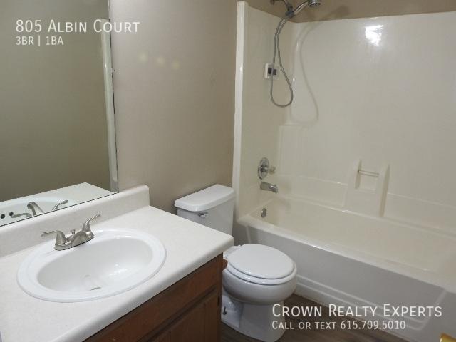 Building Photo - 805 Albin Ct