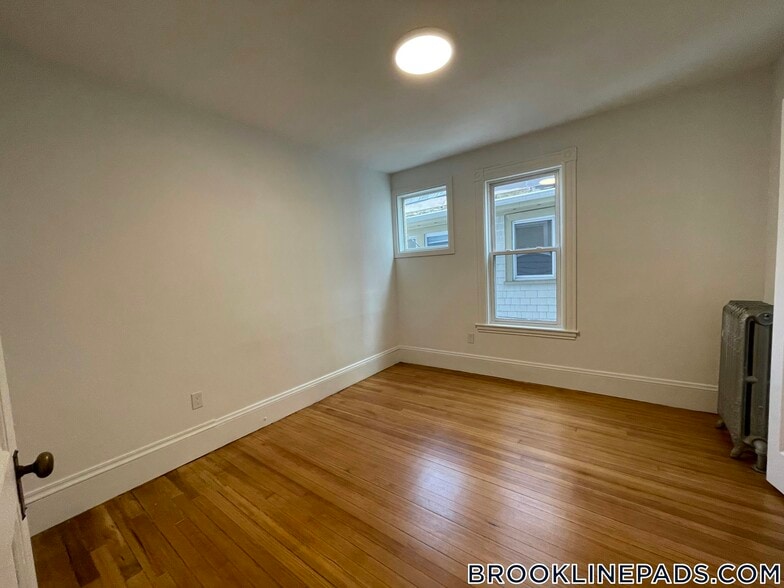 Building Photo - 79 Brook St