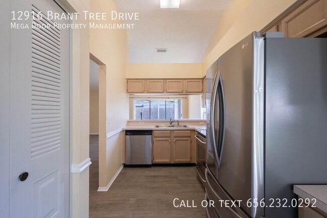 Building Photo - 12916 Brant Tree Dr