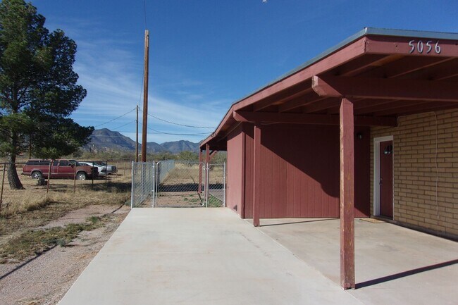 Building Photo - Great home in with great mountain views.