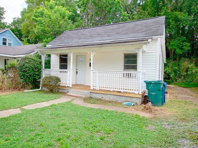 Building Photo - Spacious 1 Bedroom 1 Bath Home With Large ...