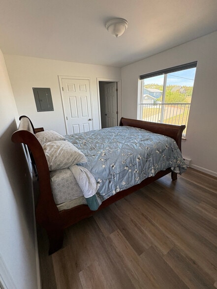 Building Photo - 995 Silverette St