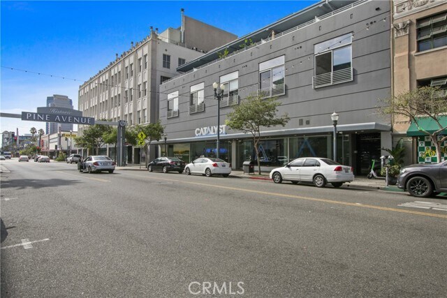 Building Photo - 433 Pine Ave