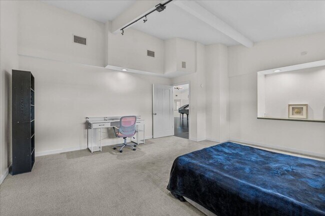 Building Photo - 3824 Gaines Dr