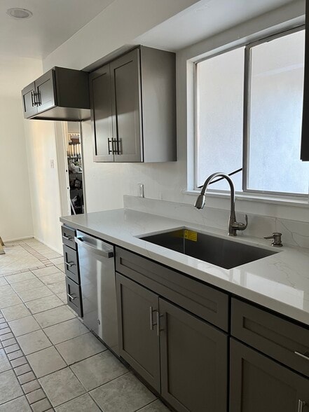 Newly remodeled kitchen - 44765 San Luis Rey Ave