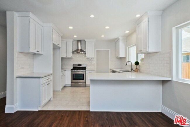 Building Photo - 1288 N Hill Ave
