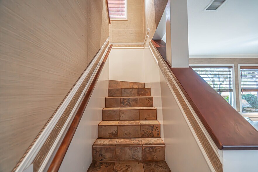 Building Photo - 27887 Skycrest Cir
