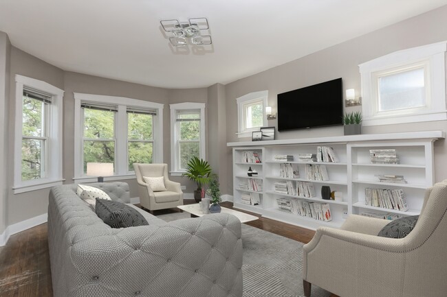 Building Photo - 2647 W Potomac Ave