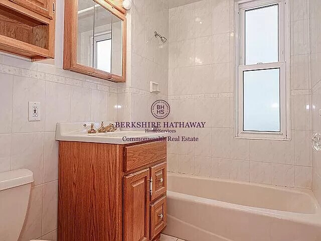 Building Photo - 24 Burnside Ave