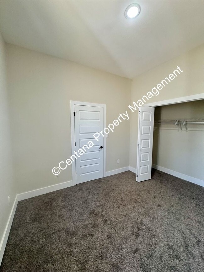 Building Photo - 614 N Alaska St