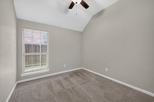 Building Photo - 2416 Greenbrook Dr