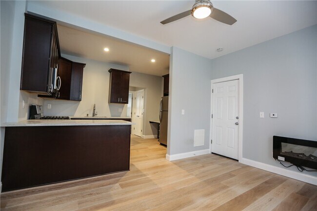 Building Photo - 544 Culver Pkwy