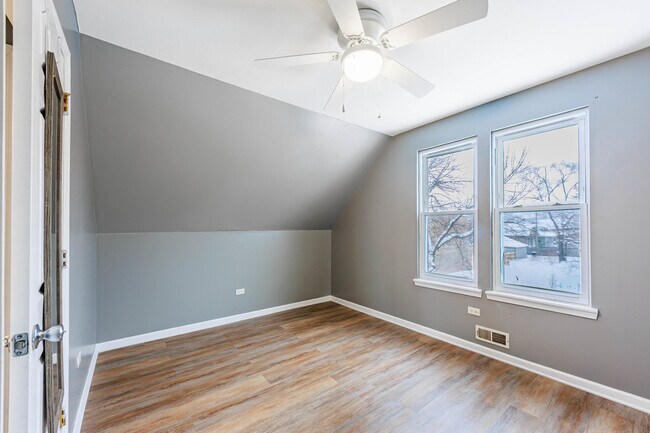 Building Photo - 2446 W 69th St