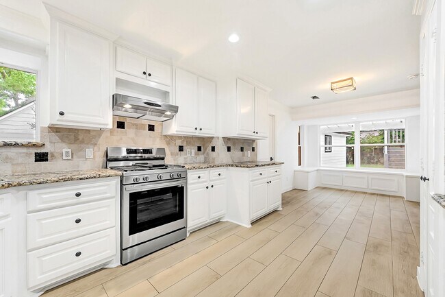 Building Photo - 725 Talmalge Hall Dr