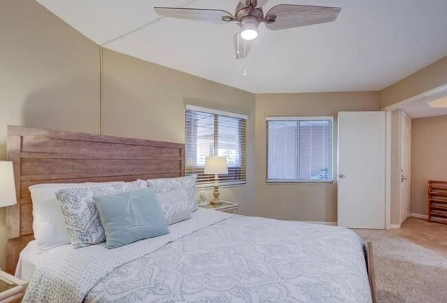 Building Photo - Newly Renovated Beachfront Condo with Stun...