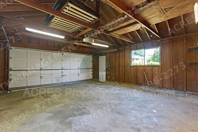 Building Photo - 15446 21st Ave SW