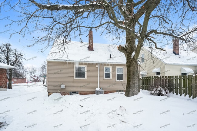 Building Photo - 5910 Turney Rd