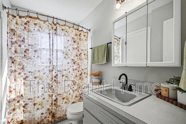 Building Photo - 1606 Cole Creek Dr