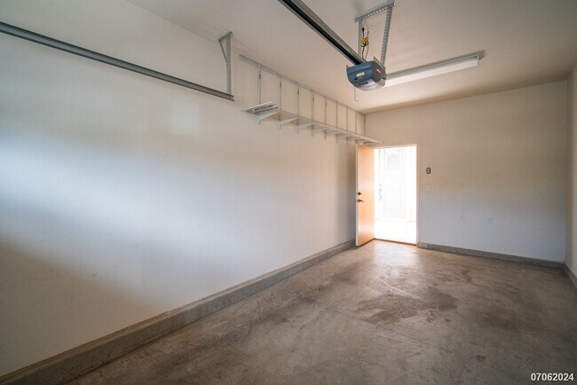 Building Photo - 3 BD/2.5 BA Townhome in Awakea at Mehana in Kapolei