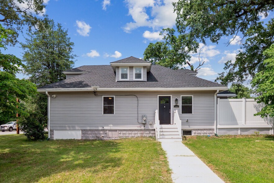 Primary Photo - 1462 Virginia Ave
