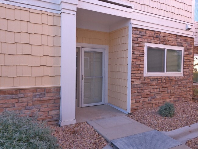 Front of Condo - 4915 Hahns Peak Dr