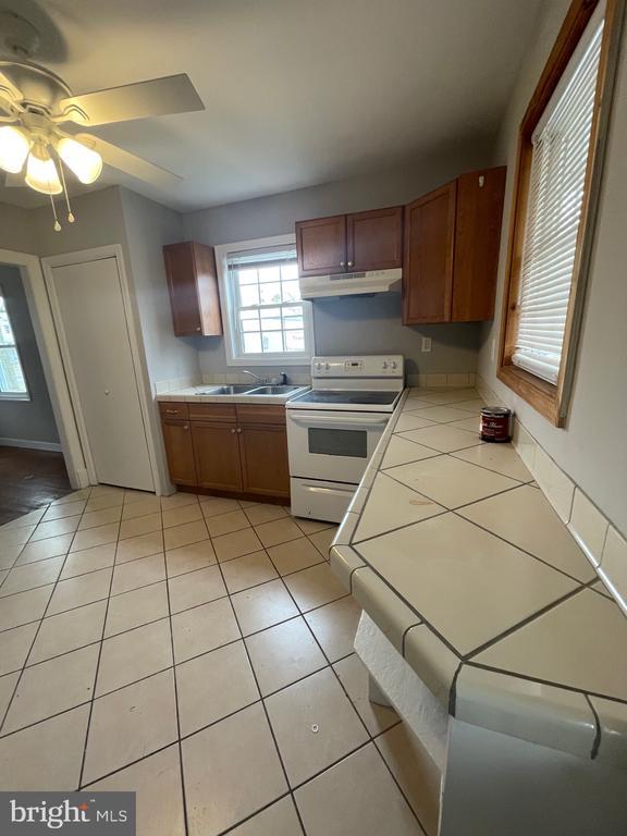 Building Photo - 110 Marshall Ave