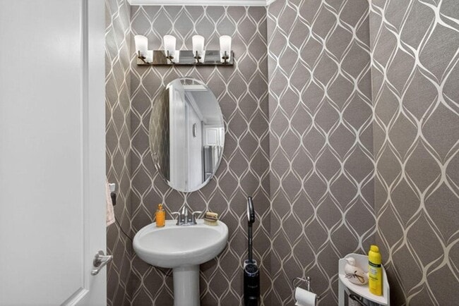 Building Photo - 4543 Mediterranean Cir