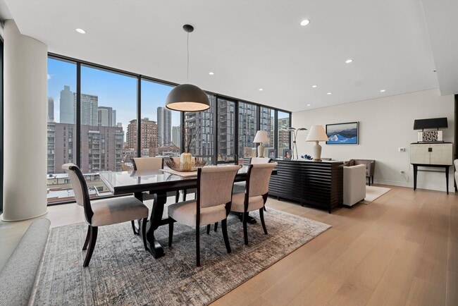 Building Photo - 366 W Superior St