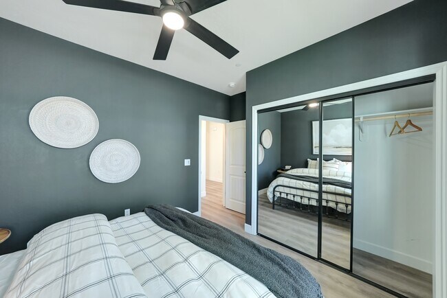 Building Photo - 131 N Un St