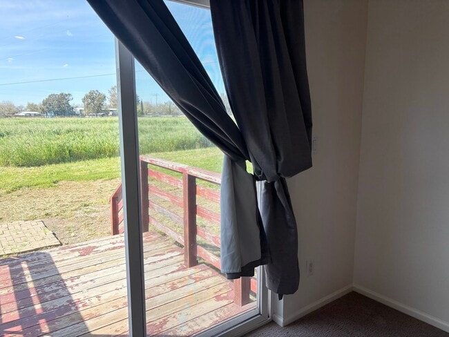 Building Photo - Charming Country property - 2 Bed/ 2 Bath with office- Home with Scenic Views and Land