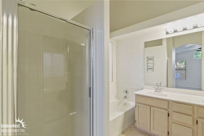 Building Photo - Charming 3Bdm 2Ba Home with Private Backyard!