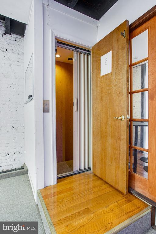 Building Photo - 733 N 24th St