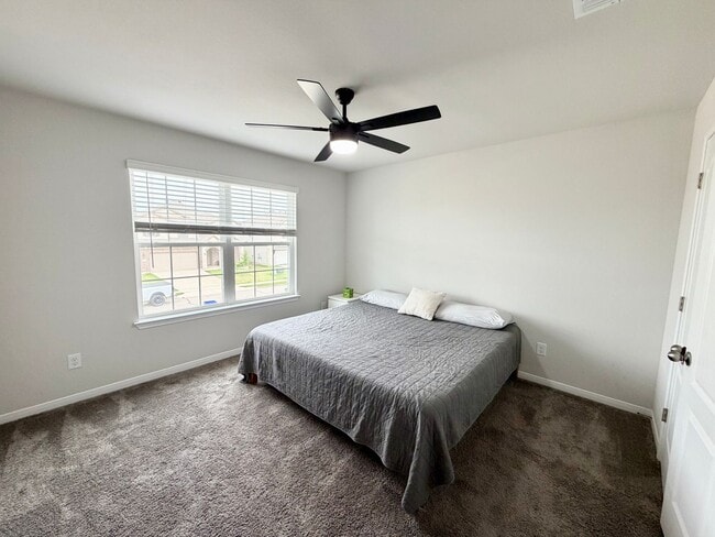 Building Photo - Spacious 4 bed/3 Bath home in Midway ISD
