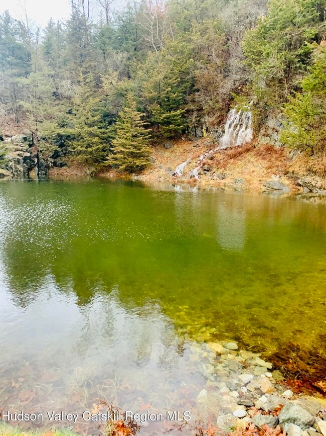 Building Photo - 340 Old Rte 22