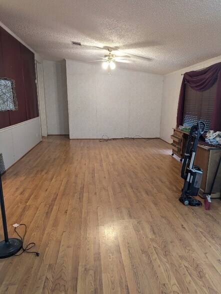 Building Photo - 8970 Birch Dr