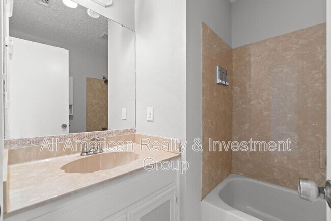 Building Photo - 661 St Lucia Cove