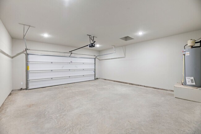 Building Photo - AVAILABLE NOW! NEW LUXURIOUS TRIPLEX LOCATED ON 1-ACRE LOT IN MIDLOTHIAN, TX!