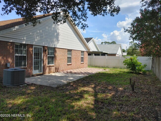 Building Photo - 7548 Cliff Cottage Dr