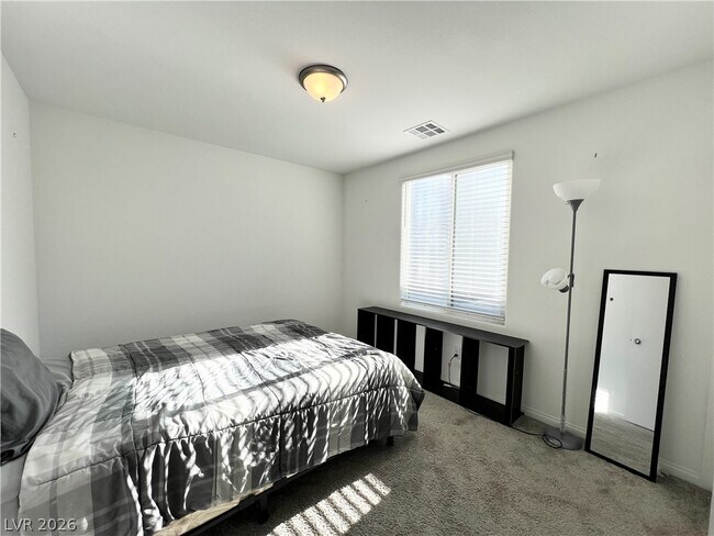 Building Photo - 5276 Sherwood Frst Ln