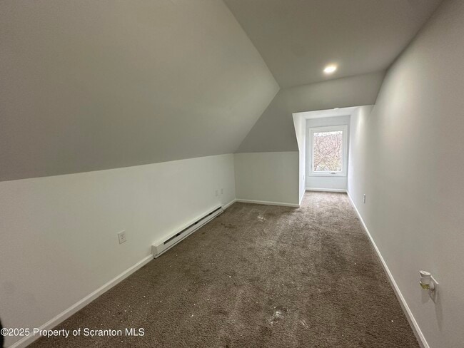 Building Photo - 5 Robert St