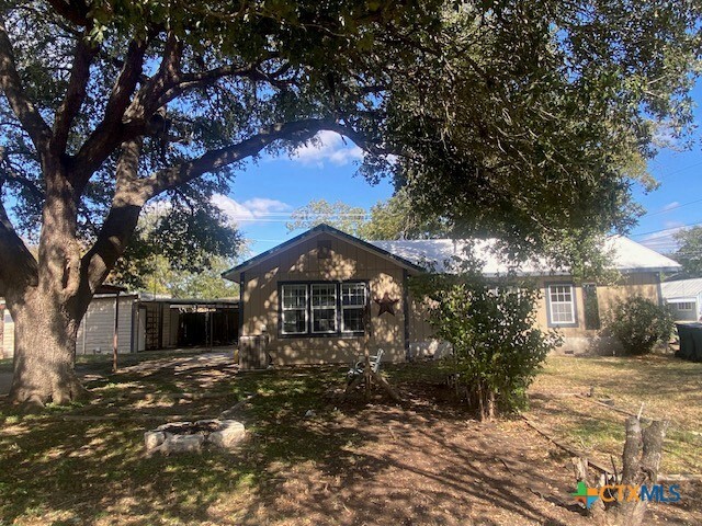 Building Photo - 214 S Hackberry Ave